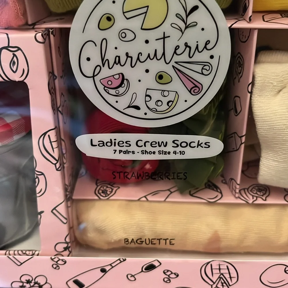 Charcuterie crew socks, NWOT‎